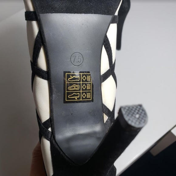 N.Y.L.A. Black and White Checkered Sexy Bootie/NEW - Picture 5 of 5